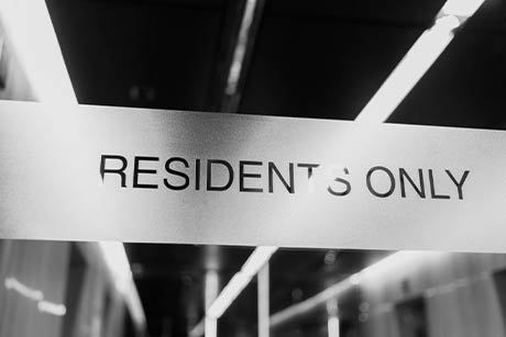 frosted-glass-lettering-in-washington-dc