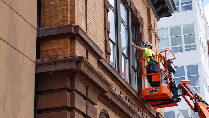 Is-Exterior-Window-Film-Waterproof-rockville-md-commercial-window-tinting