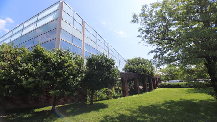 solar-window-film-in-rockville-md-Is-Exterior-Window-Film-Waterproof-commercial-window-tinting-rockville-md solar-window-film-in-rockville-md-Is-Exterior-Window-Film-Waterproof-commercial-window-tinting-rockville-md