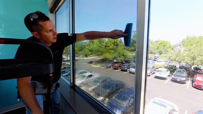 finding a quality baltimore commercial window tinting company